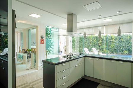 Casa à venda com 380m², 5 quartos e 6 vagasCozinha