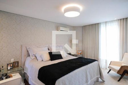 Casa à venda com 380m², 5 quartos e 6 vagasSuíte 1