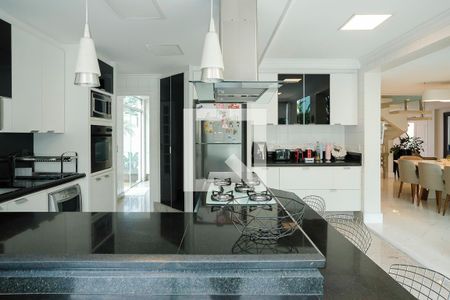 Casa à venda com 380m², 5 quartos e 6 vagasCozinha