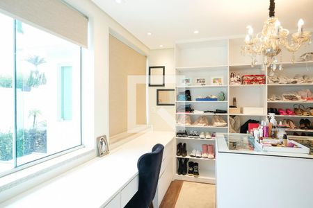 Casa à venda com 380m², 5 quartos e 6 vagasCloset da suíte 1