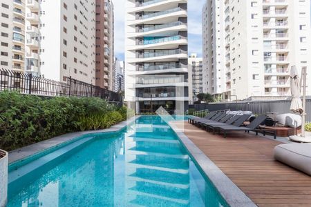 Apartamento à venda com 153m², 3 quartos e 2 vagas Apartamento à venda com 153m², 3 quartos e 2 vagasÁrea comum - Piscina