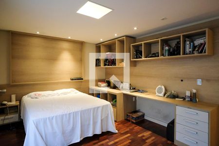 Casa à venda com 396m², 4 quartos e 4 vagasSuíte 2