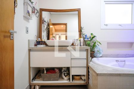 Casa à venda com 396m², 4 quartos e 4 vagasBanheiro suíte 1