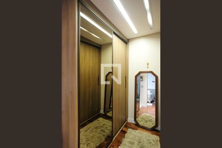 Casa à venda com 396m², 4 quartos e 4 vagasCloset suíte 1