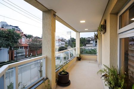 Casa à venda com 396m², 4 quartos e 4 vagasVaranda 1