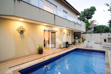 Casa à venda com 396m², 4 quartos e 4 vagasQuintal
