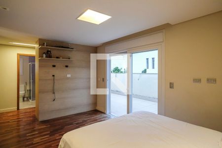 Casa à venda com 396m², 4 quartos e 4 vagasSuíte 2