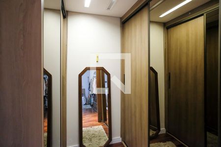 Casa à venda com 396m², 4 quartos e 4 vagasCloset suíte 1
