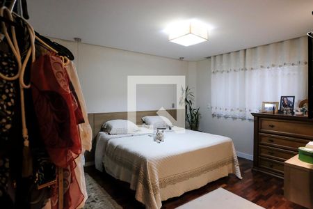 Casa à venda com 396m², 4 quartos e 4 vagasSuíte 1