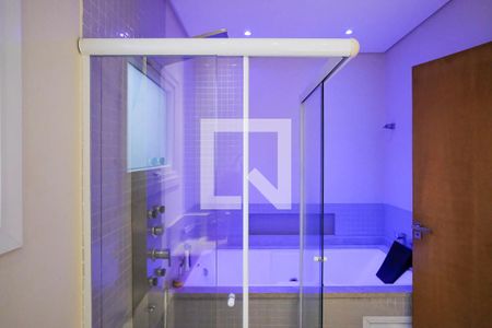 Casa à venda com 396m², 4 quartos e 4 vagasBanheiro suíte 2