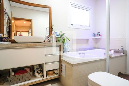 Casa à venda com 396m², 4 quartos e 4 vagasBanheiro suíte 1