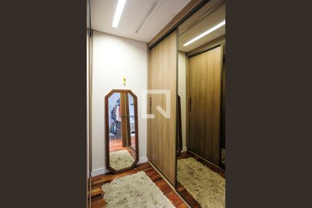 Casa à venda com 396m², 4 quartos e 4 vagasCloset suíte 1