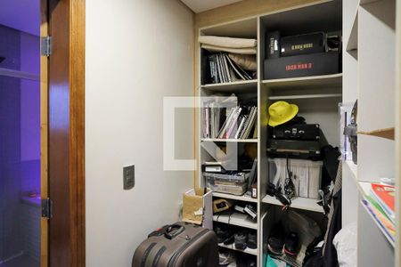 Casa à venda com 396m², 4 quartos e 4 vagasCloset suíte 2