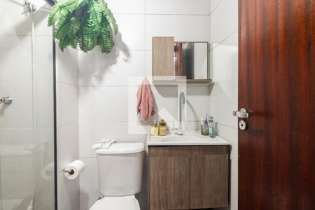 Banheiro  de apartamento à venda com 1 quarto, 40m² em Vila Granada, São Paulo