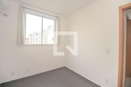 Quarto 1 de apartamento para alugar com 2 quartos, 40m² em Jardim Dona Leopoldina, Porto Alegre