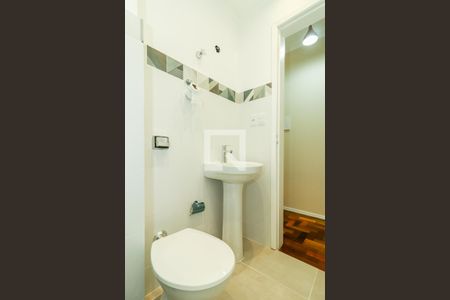 Banheiro de apartamento para alugar com 0 quarto, 26m² em Independência, Porto Alegre
