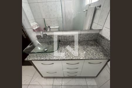 Casa à venda com 150m², 3 quartos e 2 vagasBanheiro