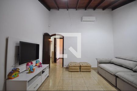 Casa à venda com 200m², 3 quartos e 3 vagasSala