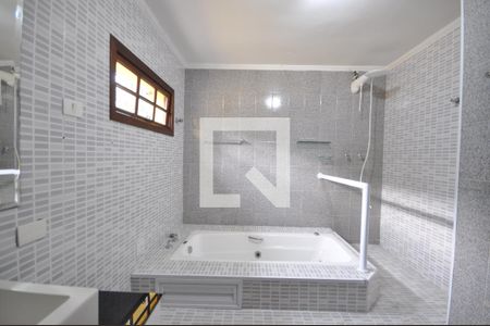 Casa à venda com 200m², 3 quartos e 3 vagasBanheiro da Suíte