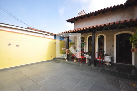 Casa à venda com 200m², 3 quartos e 3 vagasQuintal