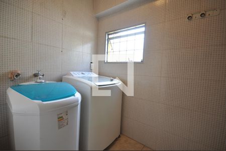 Casa à venda com 200m², 3 quartos e 3 vagasÁrea de Serviço