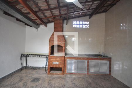 Casa à venda com 200m², 3 quartos e 3 vagasChurrasqueira