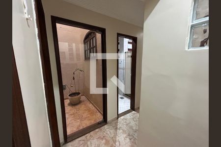 Corredor de casa para alugar com 2 quartos, 60m² em Méier, Rio de Janeiro