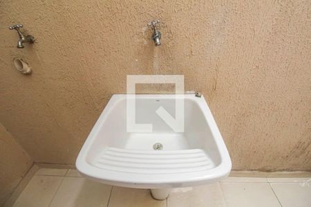 Casa de condomínio para alugar com 61m², 3 quartos e 1 vagaÁrea de Serviço