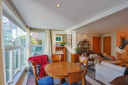 Apartamento à venda com 162m², 3 quartos e 4 vagasSala