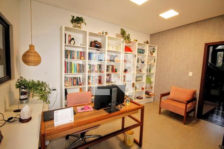 Casa de condomínio à venda com 442m², 4 quartos e 6 vagasQuarto 3