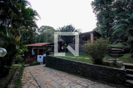 Casa de condomínio à venda com 442m², 4 quartos e 6 vagasFachada