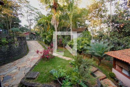 Casa de condomínio à venda com 442m², 4 quartos e 6 vagasvista