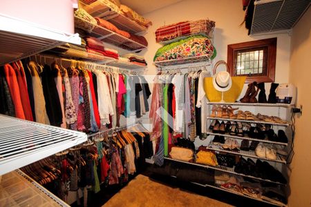 Casa de condomínio à venda com 442m², 4 quartos e 6 vagasCloset da suíte