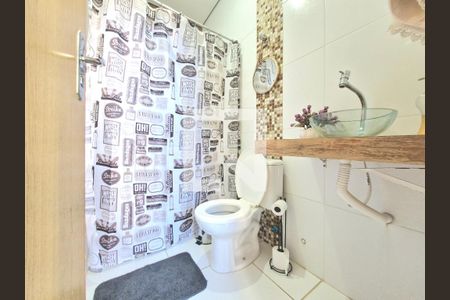 Casa de condomínio para alugar com 250m², 3 quartos e 4 vagas Casa de condomínio para alugar com 250m², 3 quartos e 4 vagasBanheiro social