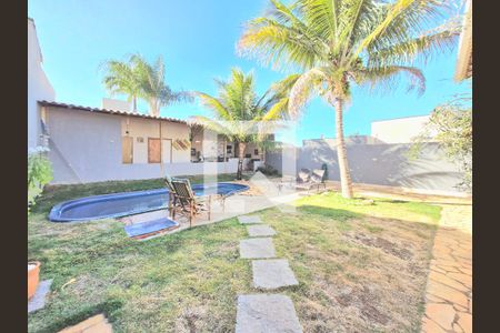 Casa de condomínio para alugar com 250m², 3 quartos e 4 vagas Casa de condomínio para alugar com 250m², 3 quartos e 4 vagasÁrea comum - Piscina