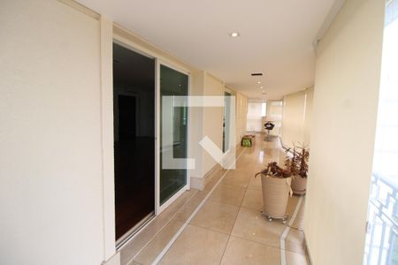 Apartamento à venda com 320m², 4 quartos e 6 vagasVaranda