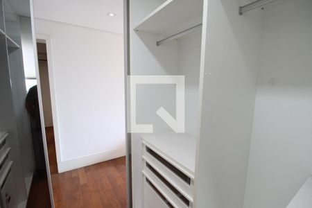 Apartamento à venda com 320m², 4 quartos e 6 vagasSuíte 2 - Closet