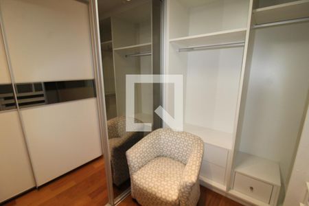 Apartamento à venda com 320m², 4 quartos e 6 vagasSuíte 3 - Closet