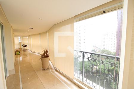 Apartamento à venda com 320m², 4 quartos e 6 vagasVaranda