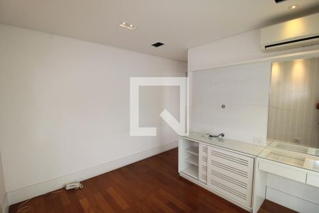 Apartamento à venda com 320m², 4 quartos e 6 vagasSuíte 3