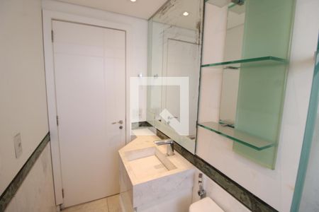 Apartamento à venda com 320m², 4 quartos e 6 vagasSuíte 4 - Banheiro