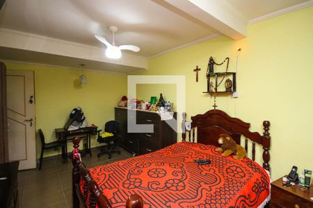 Casa à venda com 200m², 2 quartos e 3 vagas Casa à venda com 200m², 2 quartos e 3 vagasSuite