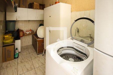 Casa à venda com 200m², 2 quartos e 3 vagas Casa à venda com 200m², 2 quartos e 3 vagasÁrea de Serviço