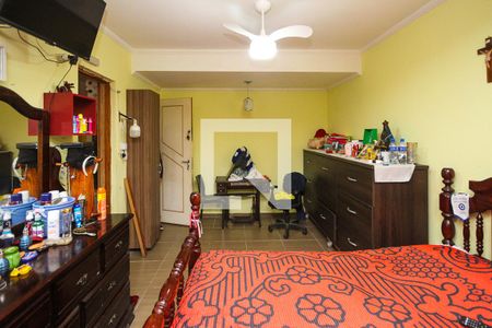 Casa à venda com 200m², 2 quartos e 3 vagas Casa à venda com 200m², 2 quartos e 3 vagasSuite