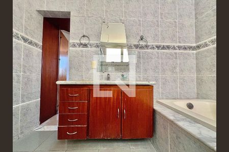 Apartamento à venda com 150m², 4 quartos e 4 vagasBanheiro da Suíte 4