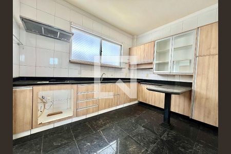 Apartamento à venda com 150m², 4 quartos e 4 vagasCozinha