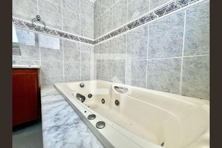 Apartamento à venda com 150m², 4 quartos e 4 vagasBanheiro da Suíte 4