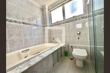 Apartamento à venda com 150m², 4 quartos e 4 vagasBanheiro da Suíte 4
