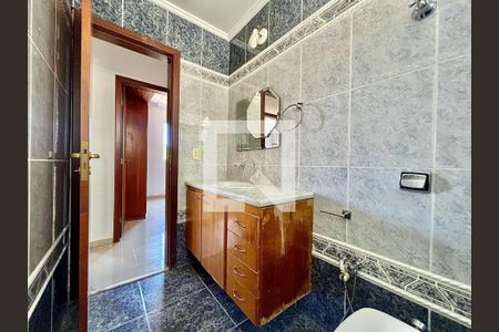 Apartamento à venda com 150m², 4 quartos e 4 vagasBanheiro social