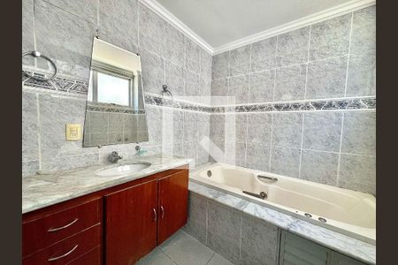 Apartamento à venda com 150m², 4 quartos e 4 vagasBanheiro da Suíte 4